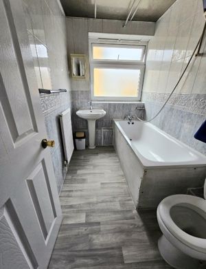BATHROOM- click for photo gallery
